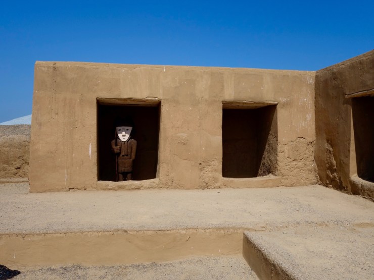 Statue qui fout un peu les boules