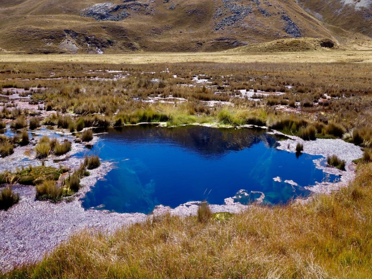 Lagune bleue à profondeur indéterminée