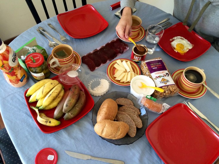 Bon, c'est pas la fondue, mais le brunch de bienvenue pour Gion !