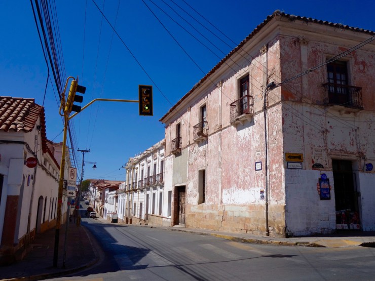 Rue pleine de trafic