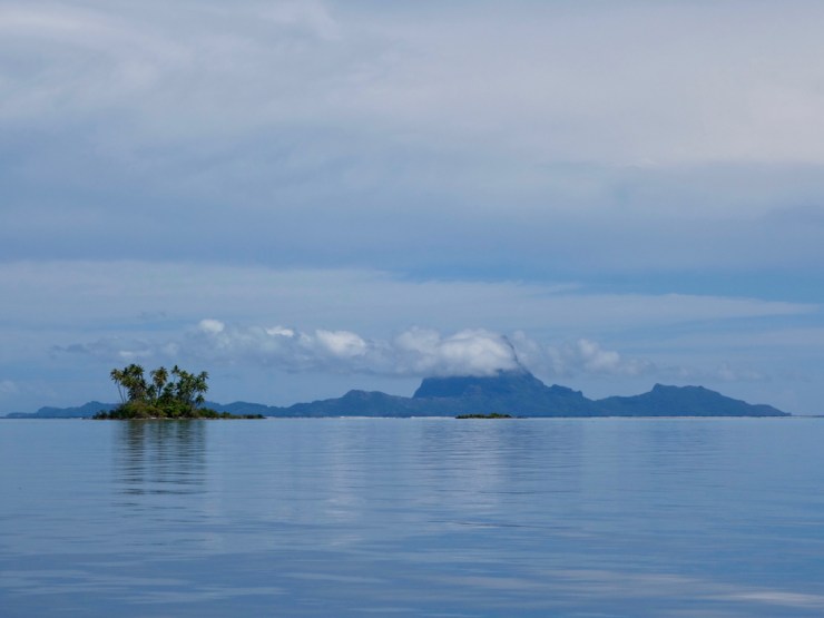 Bora-bora avec ses nuages